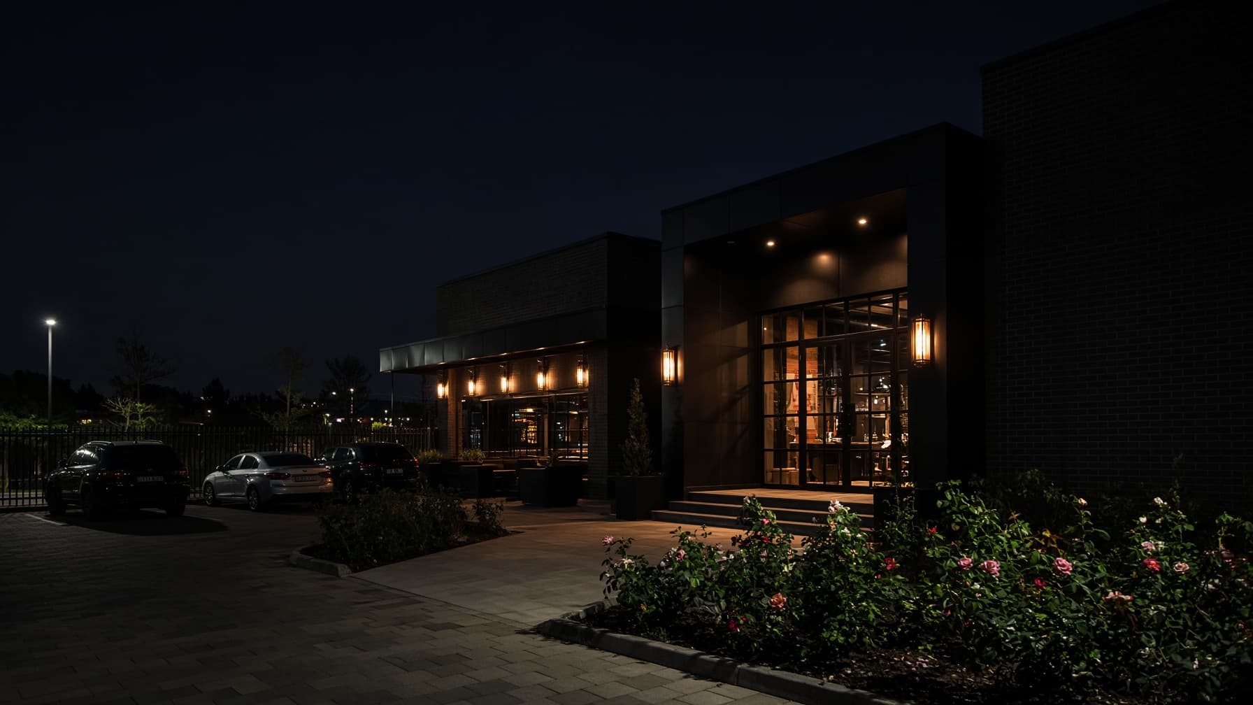 Stand-in photograph of the Rose Tulee grounds at night